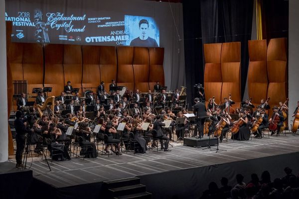 THE ENCHANTMENT OF THE CRYSTAL SOUND