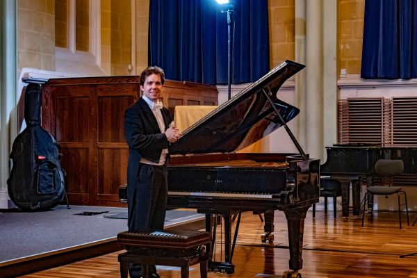 PIANO WONDER GRAND PIANO RECITAL