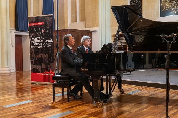 LEGENDARY DUO PARATORE