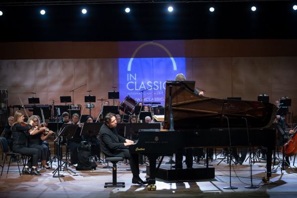 Brilliant and Cheerful Mozart