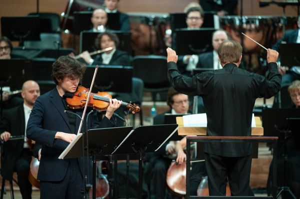 Fantastical violin dreams