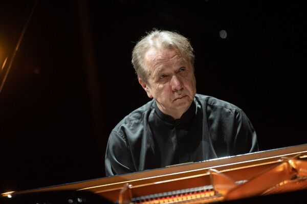 The Piano Legend